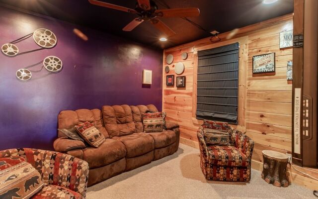 SmokyStays Bears Den Cabin