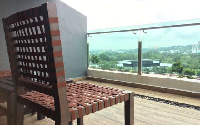 Lawang Suite Apartment With Balcony