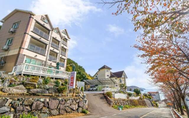 Geoje Wahyeon 47 Pension