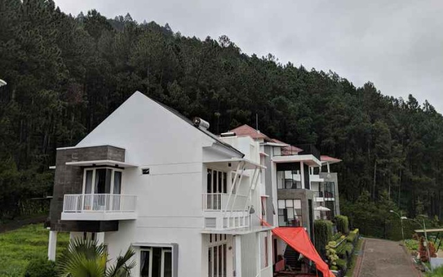 Full House at Villa Heinbill Pinus View