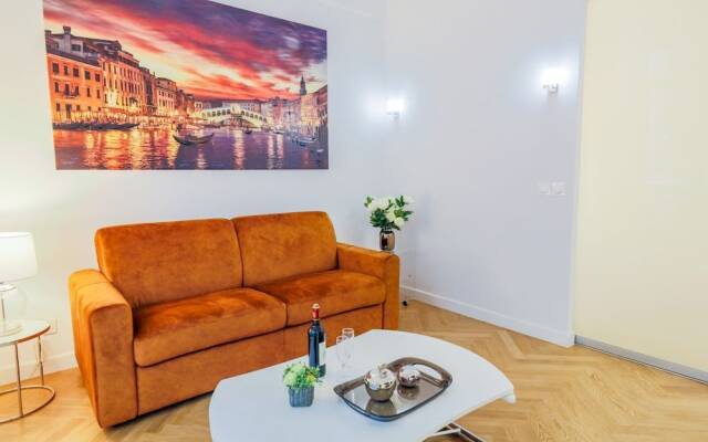 SQUARE MEYERBEER AP4178 By Riviera Holiday Homes