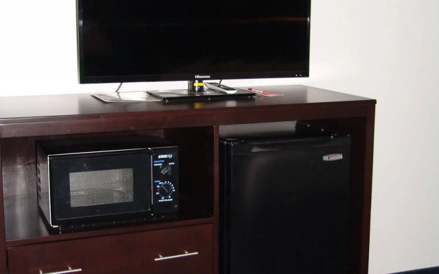 Clarion Pointe Downtown