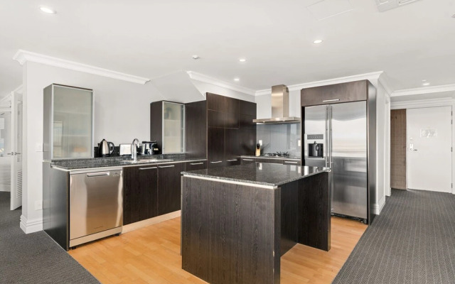 6-Bedroom Penthouse Apartment - The Beacon