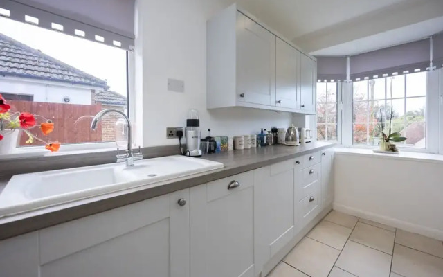 Host Stay Downs Valley House