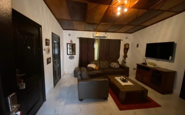 Stunning 2-bed House in Madina.place to Call Home