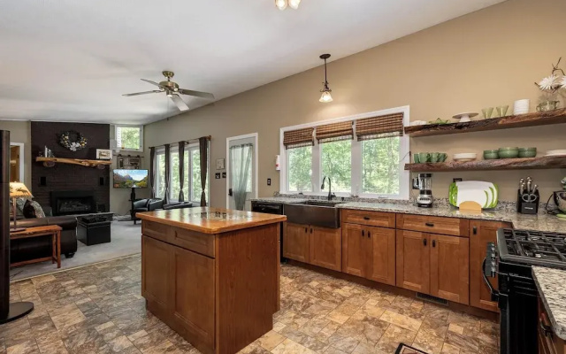 Rustic Retreat by Taylor Made Deep Creek