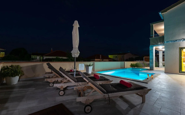 Villa "Luscinia"