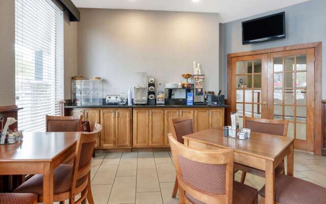 Best Western Wheatland Inn