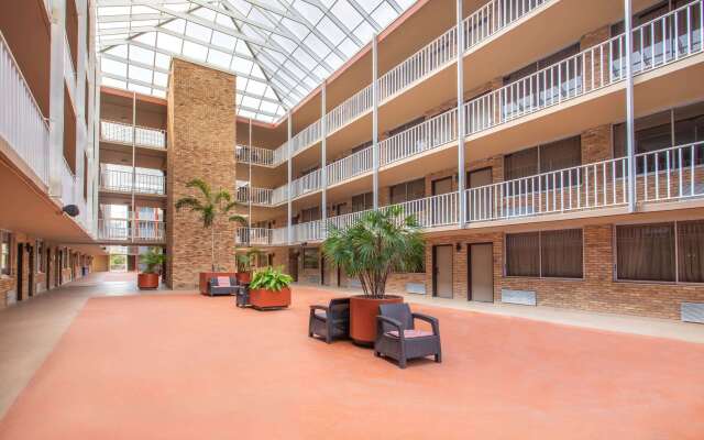 Ramada by Wyndham Tampa Westshore Airport South