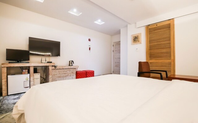 Apple Hotel