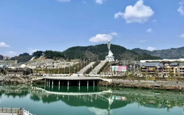 Jianhe Hot Spring Hotel Yang'asha Square