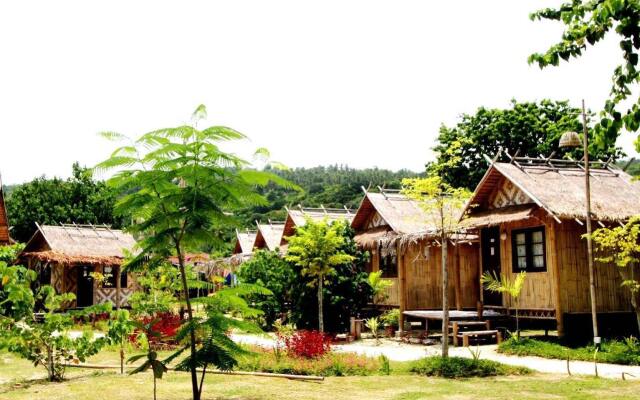 Charlie Hut Bungalow