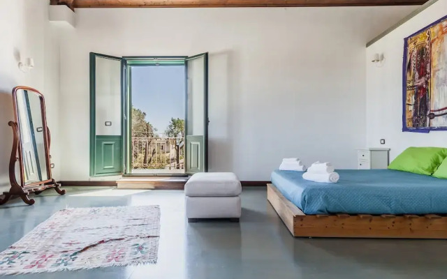 Charming Sea View Villa close to beach