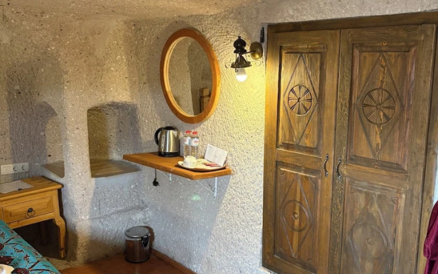 Valley Inn Cave Hotel