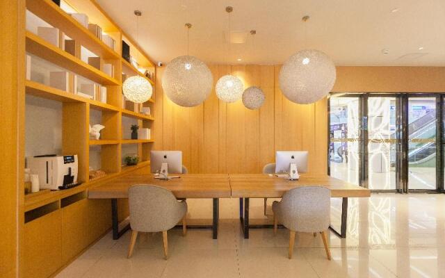 Ji Hotel (Wuhan Hankou Railway St. South Square)