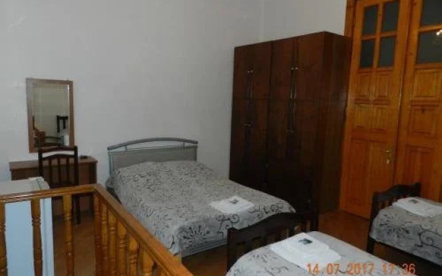 Room 404 Guest House