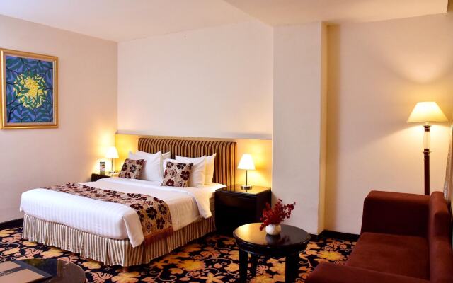Rocky Plaza Hotel Padang