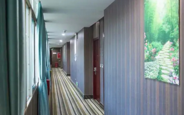 Domi Hotel