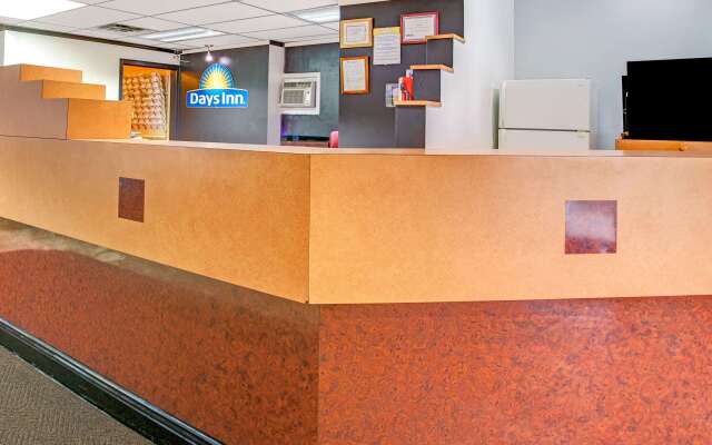 Days Inn by Wyndham Livonia/Canton/Detroit