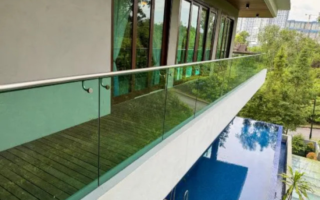 Green Escape City Private Pool Haven 24 pax