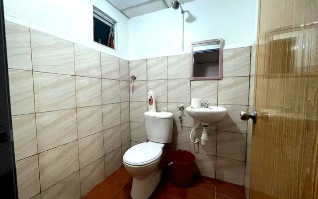 OYO HOME 90768 Flo Inn Motel