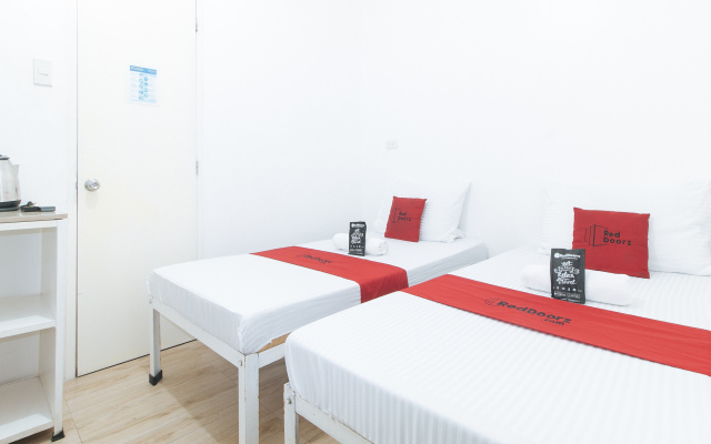 RedDoorz Hostel @ BigPat Dormitory Pasay - Quarantine Hotel