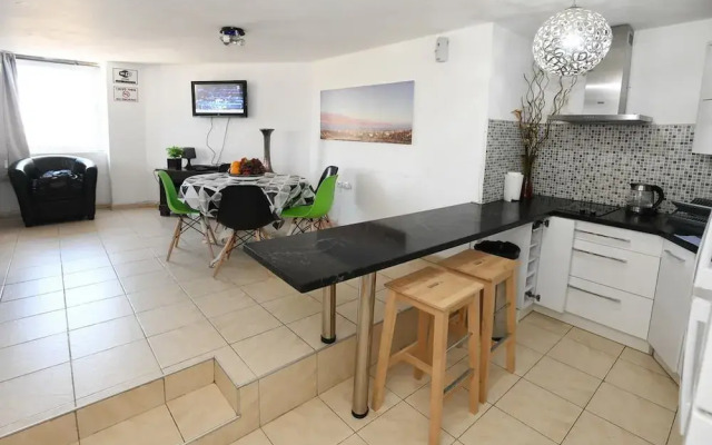 Avi's Suites - 44 Hativat Hanegev