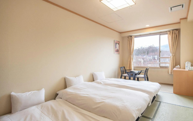 Fujimatsuzono Hotel – Guest Rooms – Yamanakako