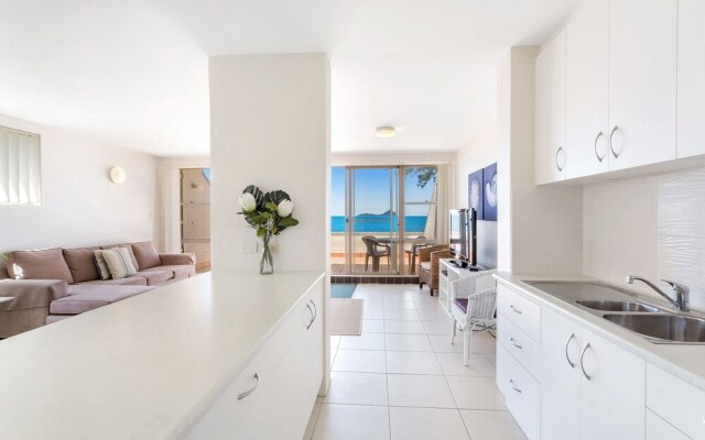 5 'Casuarina's ' 33 Soldiers Point Road - superb waterfront unit