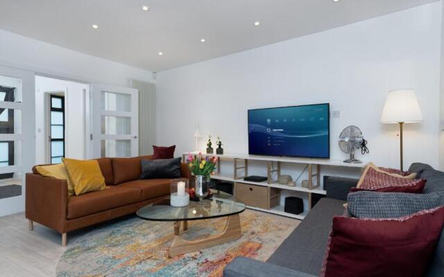 BIG & LUXURY 3 BEDR, 4 BEDS, 2,5 BATH, COVENT GARDEN, BEST Location