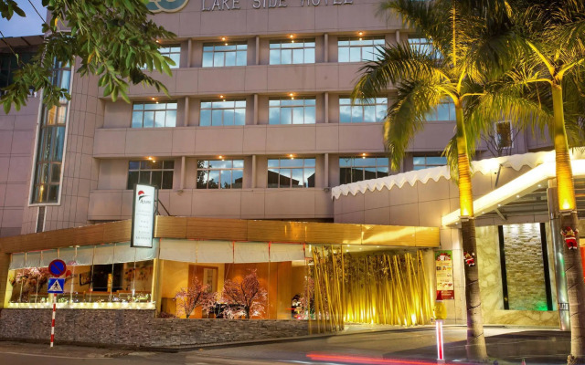 Lake Side Hotel