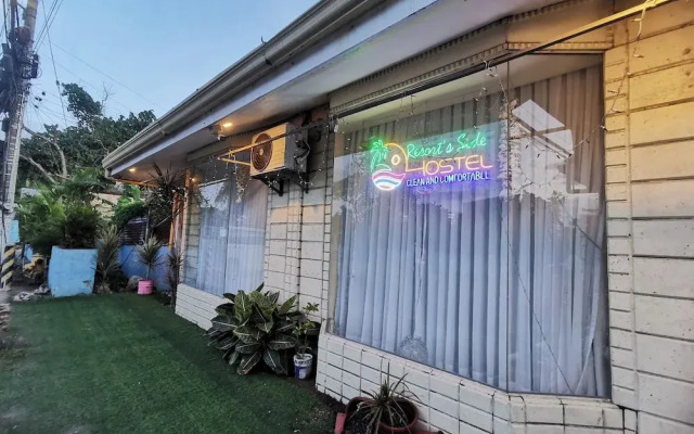 Resort’s Side Hostel near Shangrila