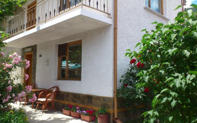 Guest House Stoletnika