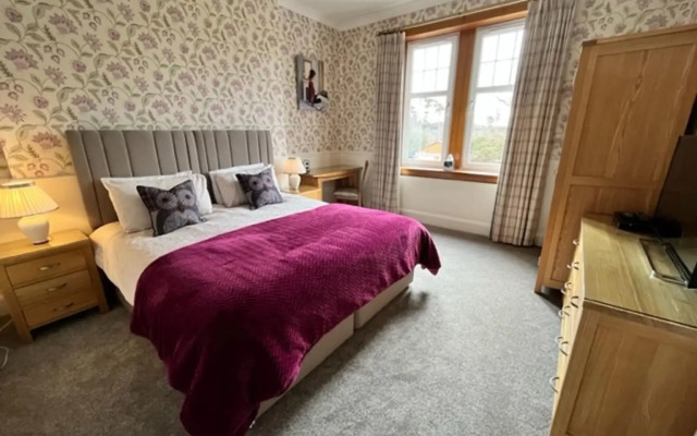 Pinewood Country House