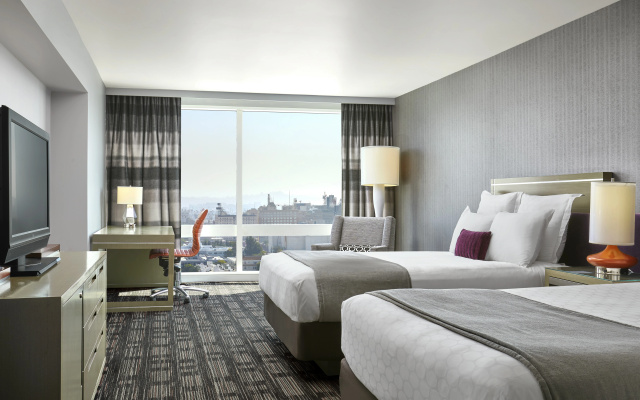 Loews Hollywood Hotel - Image 3