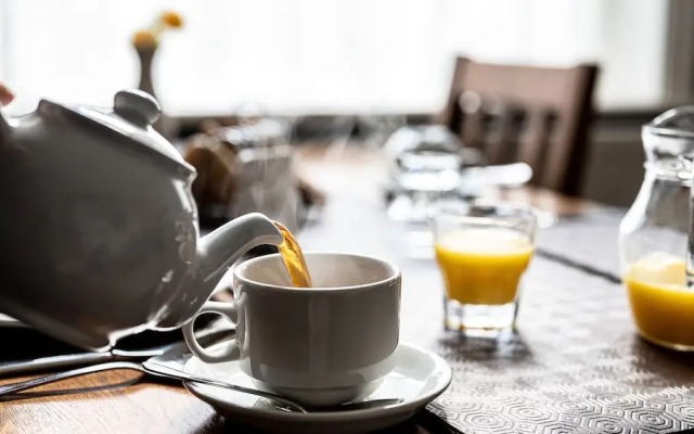 Crescent Lodge Guest House