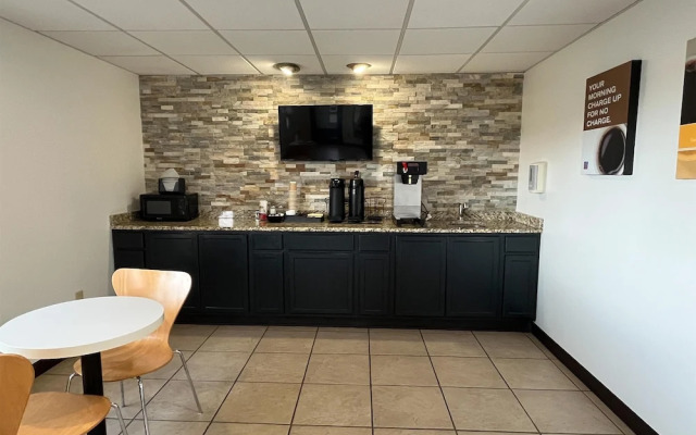 Studio 6 Suites Urbana, IL