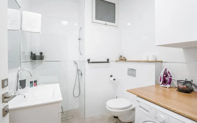 One BDR with a Huge Terrace