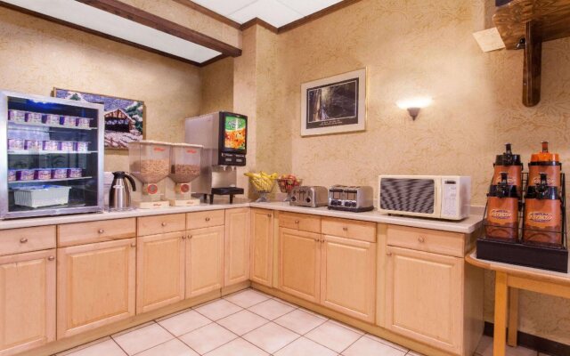 Best Western Plymouth Inn-White Mountains