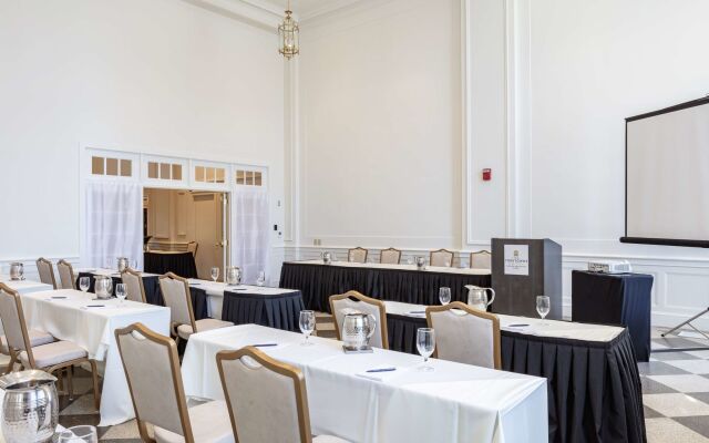 The Yorktowne Hotel, Tapestry Collection by Hilton