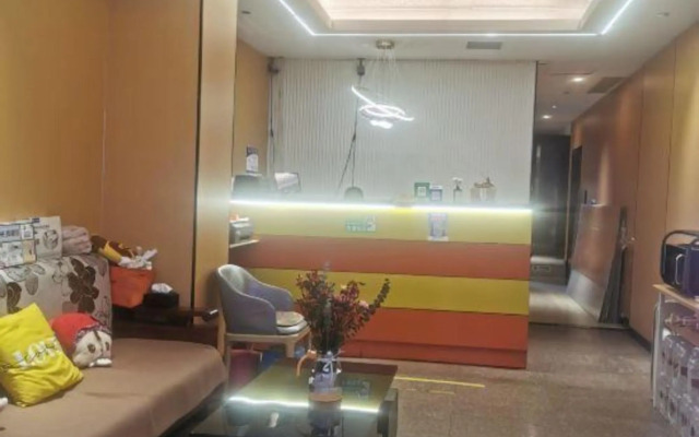 Yinhua Business Hotel (Wuhan Tongyi Street)