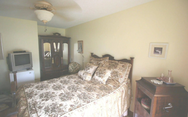 Twin Lakes Retreat Bed and Breakfast