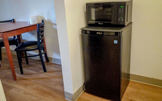 Motel 6 Greensboro, NC - I-40