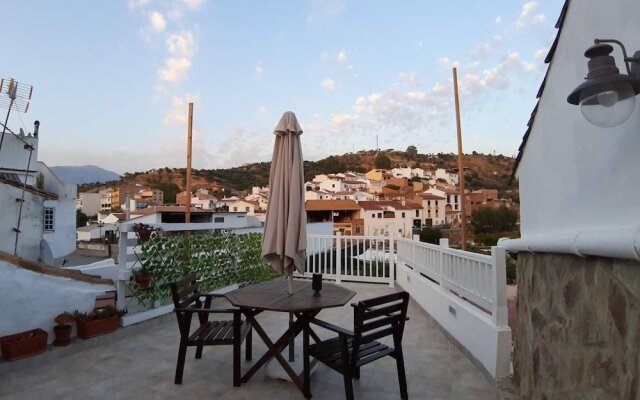 House with One Bedroom in Riogordo, with Wonderful Mountain View, Private Pool And Furnished Garden