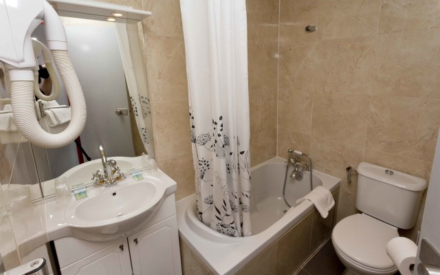 Hipotel Paris Belgrand Marie 20ème