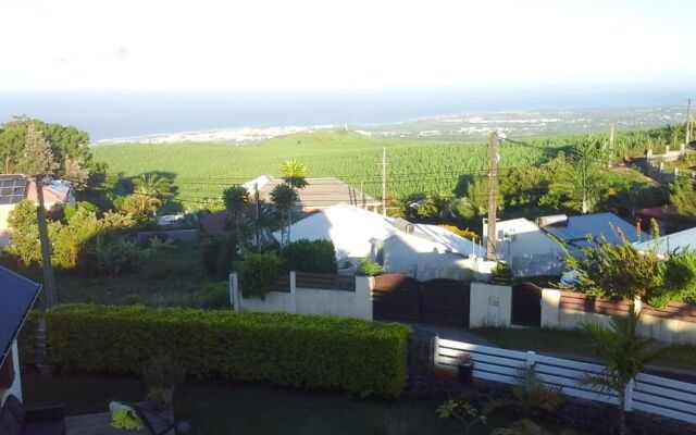 Apartment With 2 Bedrooms in Le Tampon, With Wonderful sea View, Furni