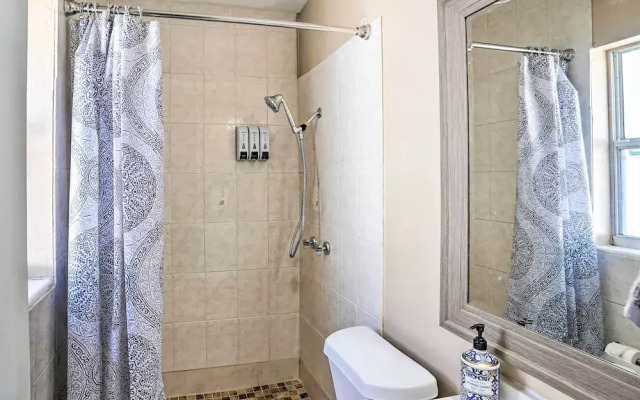 Pet-friendly Lakeland Escape w/ Private Pool!