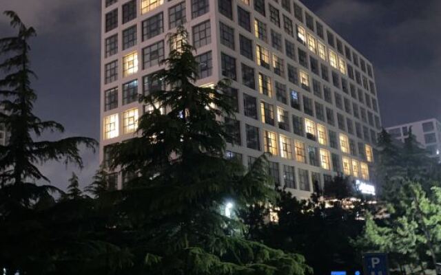 Jianguo Puyin Hotel (Qingdao Wusi Square Qingdao University Branch)