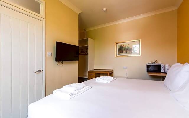 The Linden Leaf Rooms - Classy Studios