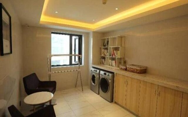 Yan'an Baimi Avenue Baotashan Atour Hotel